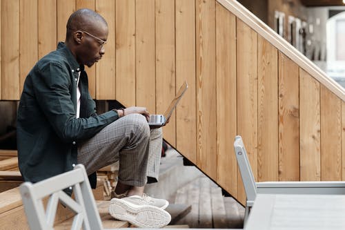 The Benefits Of Two-Way Radios On The Job